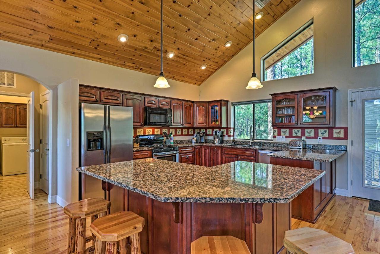 Serene Lakeside Cabin With Decks And Edler Lake Views! Pinetop-Lakeside Kültér fotó