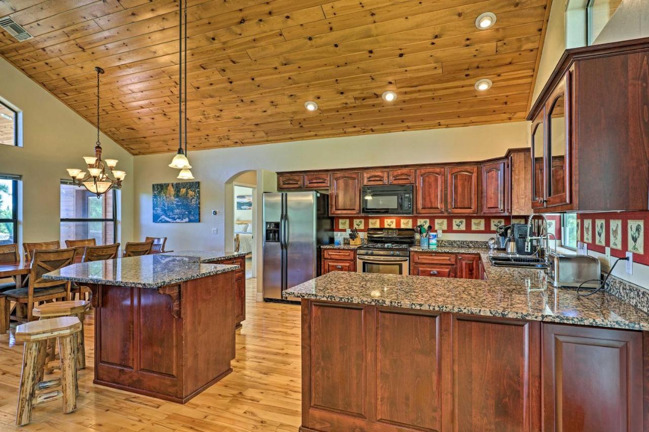 Serene Lakeside Cabin With Decks And Edler Lake Views! Pinetop-Lakeside Kültér fotó